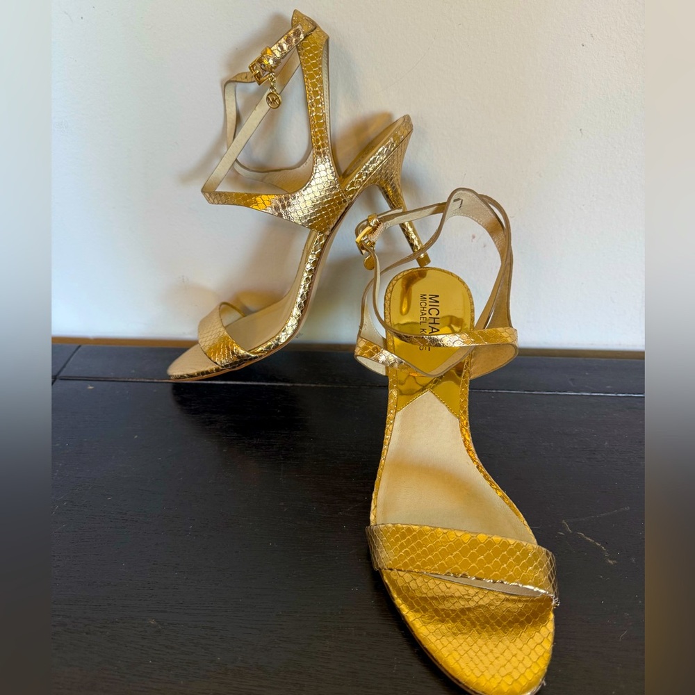Michael Kors Kaylee Mid Heel Gold